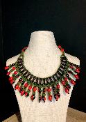 Collier rouge et vert