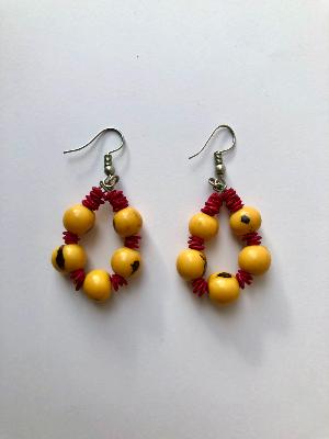 Boucle d'oreille jaune et rose